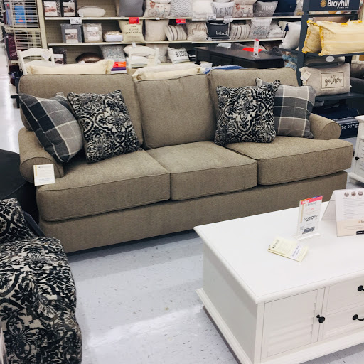 Discount Store «Big Lots», reviews and photos, 3669 E Grand River Ave, Howell, MI 48843, USA