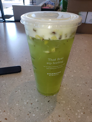 Coffee Shop «Starbucks», reviews and photos, 6768 95th St, Oak Lawn, IL 60453, USA