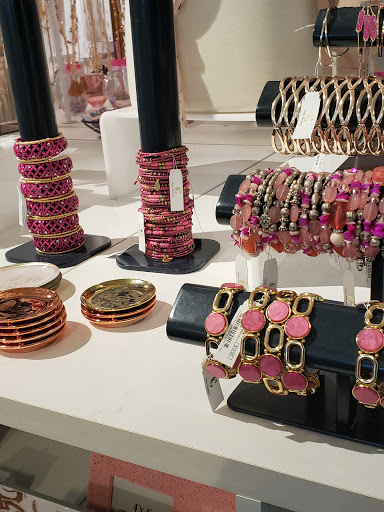 Fashion Accessories Store «Charming Charlie», reviews and photos, 1000 Cumberland Mall #100, Atlanta, GA 30339, USA