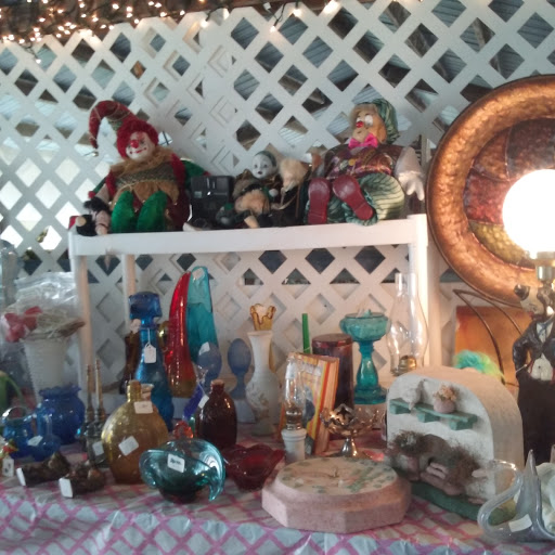 Flea Market «Olde Tyme Flea Market», reviews and photos, 5400 State Rd 46, Nashville, IN 47448, USA