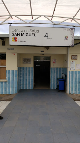 Opiniones de Hospital Básico De San Miguel en San Miguel - Hospital