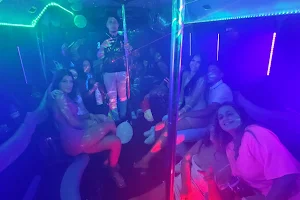 MARTWELLS PARTY LIMO BUS image