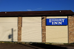 Economy Inn & Suites Cedar Lake image