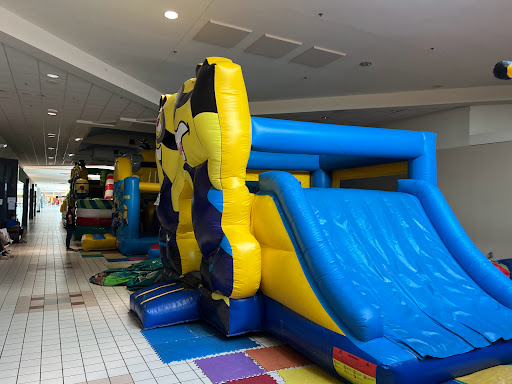 Movie Theater «Regal Cinemas Eagle Ridge Mall 12», reviews and photos, 955 Eagle Ridge Mall Entrance, Lake Wales, FL 33859, USA