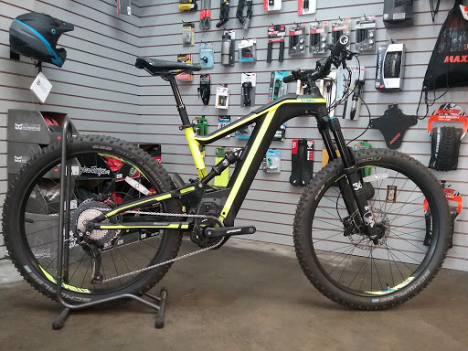 Motorcycle Dealer «Moore And Sons Motorcyles», reviews and photos, 21431 E Cliff Dr, Santa Cruz, CA 95062, USA