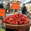 Prairie Center Red Apple Market