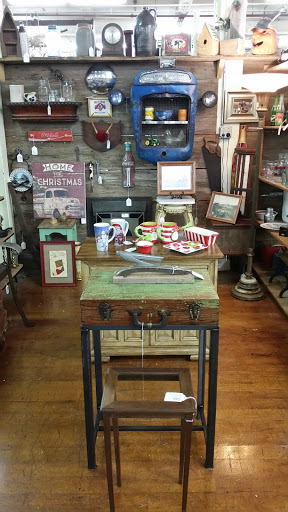Antique Furniture Store «Jarfly Antique Market», reviews and photos, 47 Railroad Ave, Jefferson, GA 30549, USA