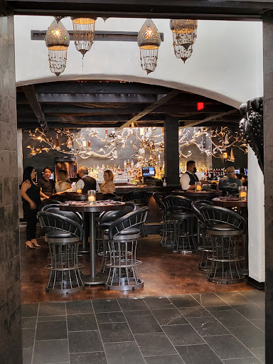 Shopping Mall «Crystal Cove Shopping Center», reviews and photos, 7845-8085 East Coast Hwy, Newport Beach, CA 92657, USA