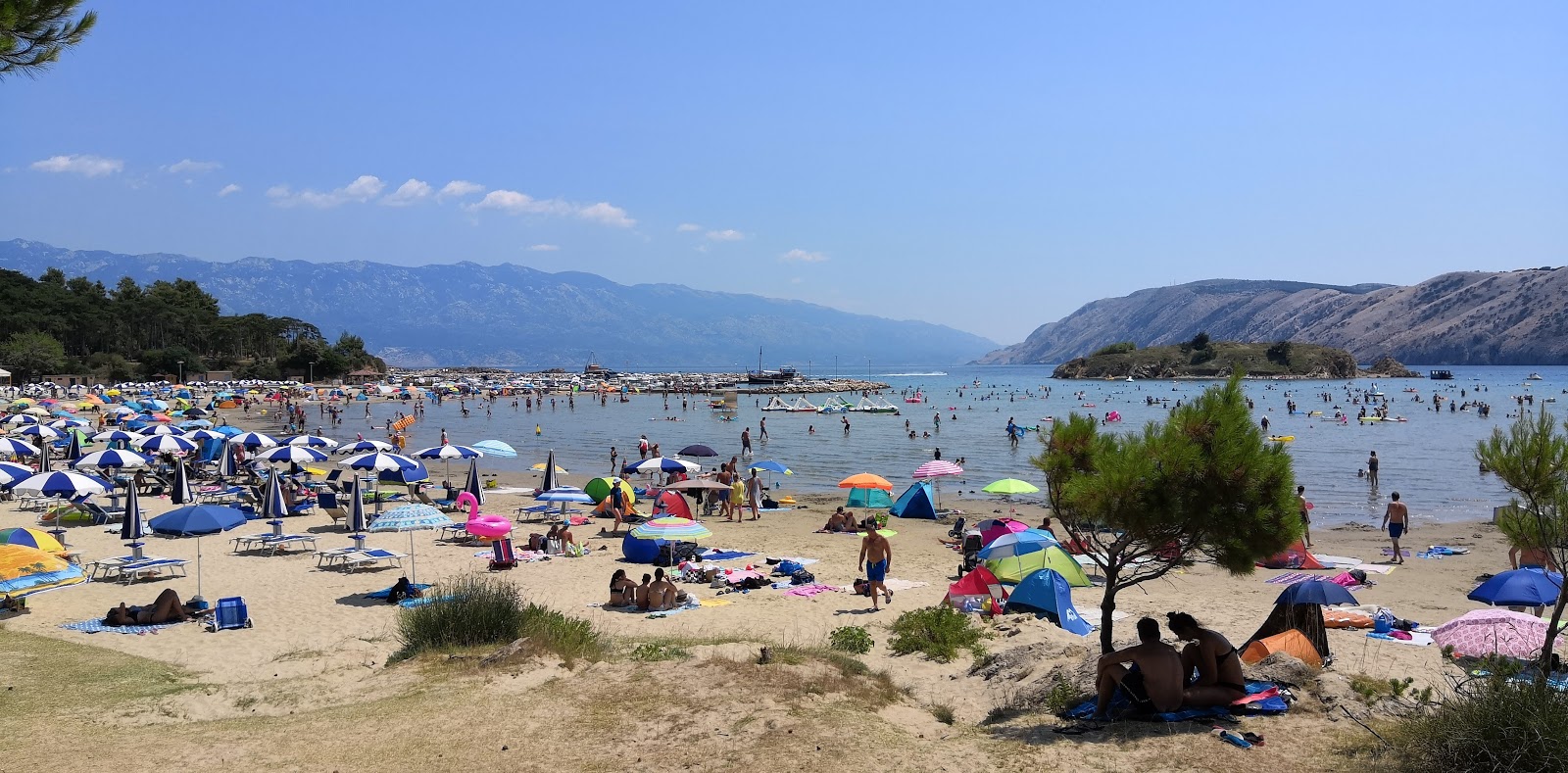 Zdjęcie Rajski Plaża z przestronna zatoka