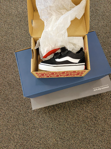 Shoe Store «Famous Footwear», reviews and photos, 18049 NW Evergreen Pkwy, Beaverton, OR 97006, USA