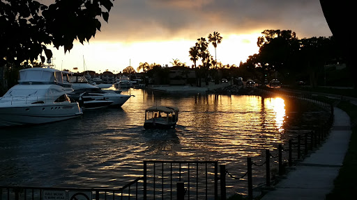 Shopping Mall «Bayside Shopping Center», reviews and photos, 1000 - 1090 Bayside Dr, Newport Beach, CA 92660, USA