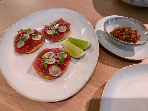 Amazingly fresh Tuna and perfect pico de gallo. Superb!!!
