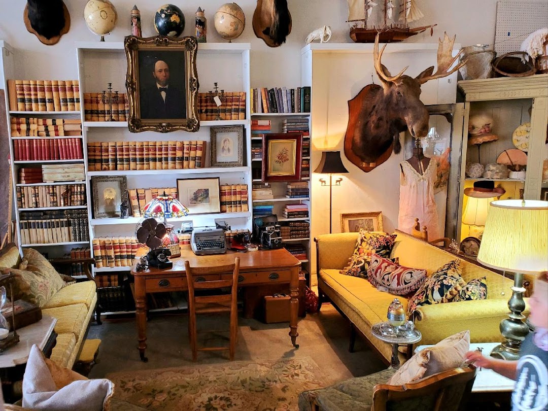 Lubbock Fancy Flea & Company