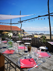 Atmosphère du Bar-restaurant à huîtres Chai Anselme - Dégustation d'huîtres - Le Canon à Lège-Cap-Ferret - n°11