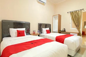 Reddoorz Permata guest house lampung image