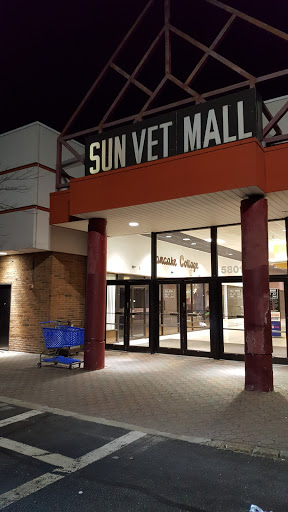Shopping Mall «Sun-Vet Mall», reviews and photos, 5801 Sunrise Hwy, Holbrook, NY 11741, USA