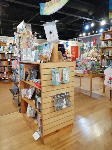 Book Store «Bookbug - An Independent Bookstore for All Ages», reviews and photos, 3019 Oakland Dr, Kalamazoo, MI 49008, USA