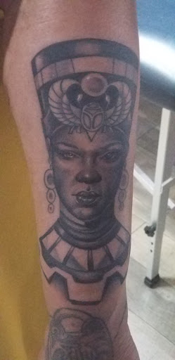 Explore women thigh tattoo ideas, creative tattoo ideas in Virginia Beach, available at World Famous Blue Horseshoe Tattoo and Piercing Independence