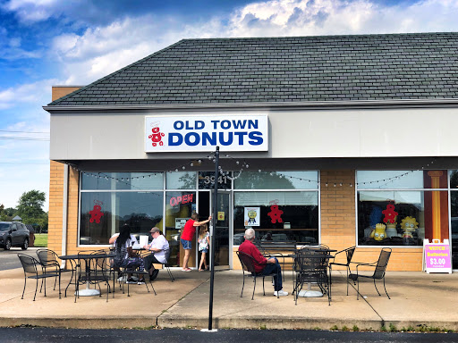 Donut Shop «Old Town Donut Shop», reviews and photos, 3941 Mid Rivers Mall Dr, St Peters, MO 63376, USA