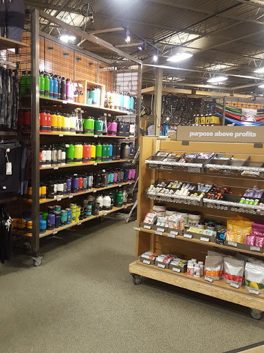 Camping Store «REI», reviews and photos, 1209 E Golf Rd, Schaumburg, IL 60173, USA