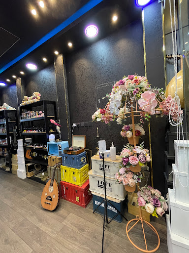 ظلام للهدايا والورود 