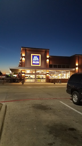 Supermarket «ALDI», reviews and photos, 424 E Pioneer Pkwy, Grand Prairie, TX 75051, USA
