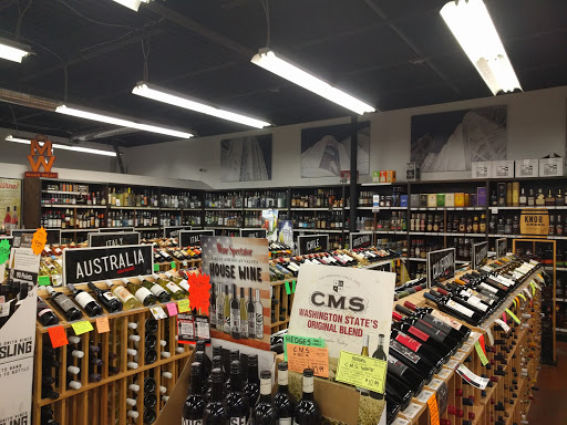 Liquor Store «Elevated Beer Wine & Spirits», reviews and photos, 4135 Hiawatha Ave, Minneapolis, MN 55406, USA