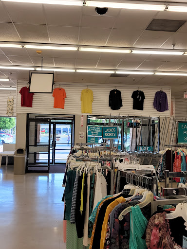 Thrift Store «Sunshine Thrift Stores of Bradenton, Inc.», reviews and photos, 3611 1st St E #230, Bradenton, FL 34208, USA