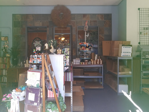 Gift Shop «Holes inthe Wall / Walls Gifts & More», reviews and photos, 705 N State St, Ukiah, CA 95482, USA