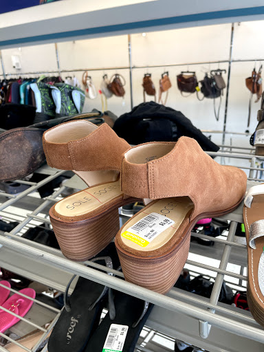 Thrift Store «Goodwill Industries of Middle Tennessee», reviews and photos, 1220 Huntsville Hwy, Fayetteville, TN 37334, USA