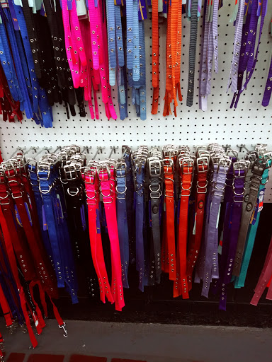 Pet Supply Store «Red Dog Hound & Pet Supply», reviews and photos, 3017 S Sheridan Rd, Tulsa, OK 74129, USA
