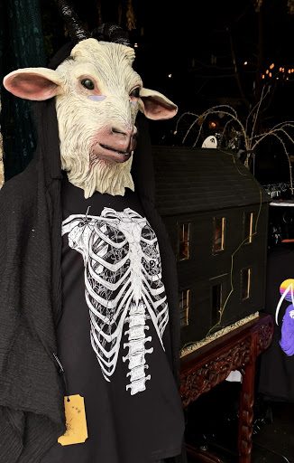 Tattoo Shop «The Black Veil Studio of Tattoo and Art», reviews and photos, 194 Cabot St, Beverly, MA 01915, USA