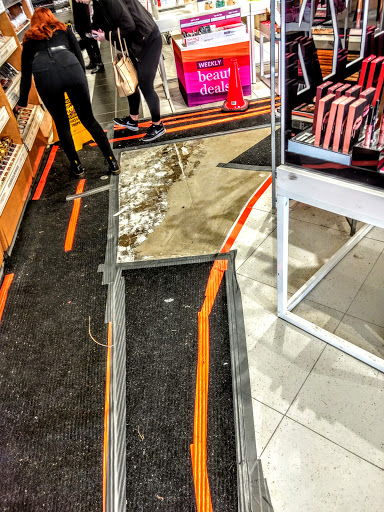 Hair Salon «Ulta Beauty», reviews and photos, 5481 Touhy Ave, Skokie, IL 60077, USA