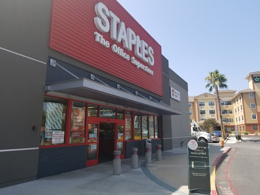 Office Supply Store «Staples», reviews and photos, 2080 W Empire Ave, Burbank, CA 91504, USA