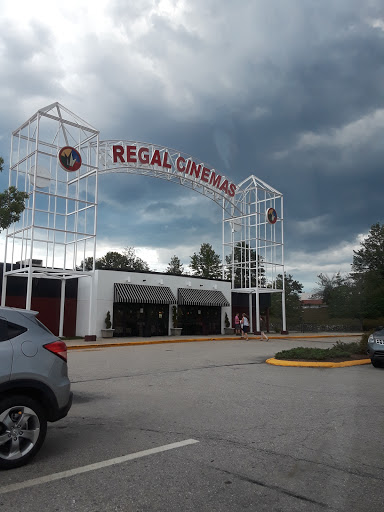 Movie Theater «Regal Cinemas Concord 10», reviews and photos, 282 Loudon Rd, Concord, NH 03301, USA