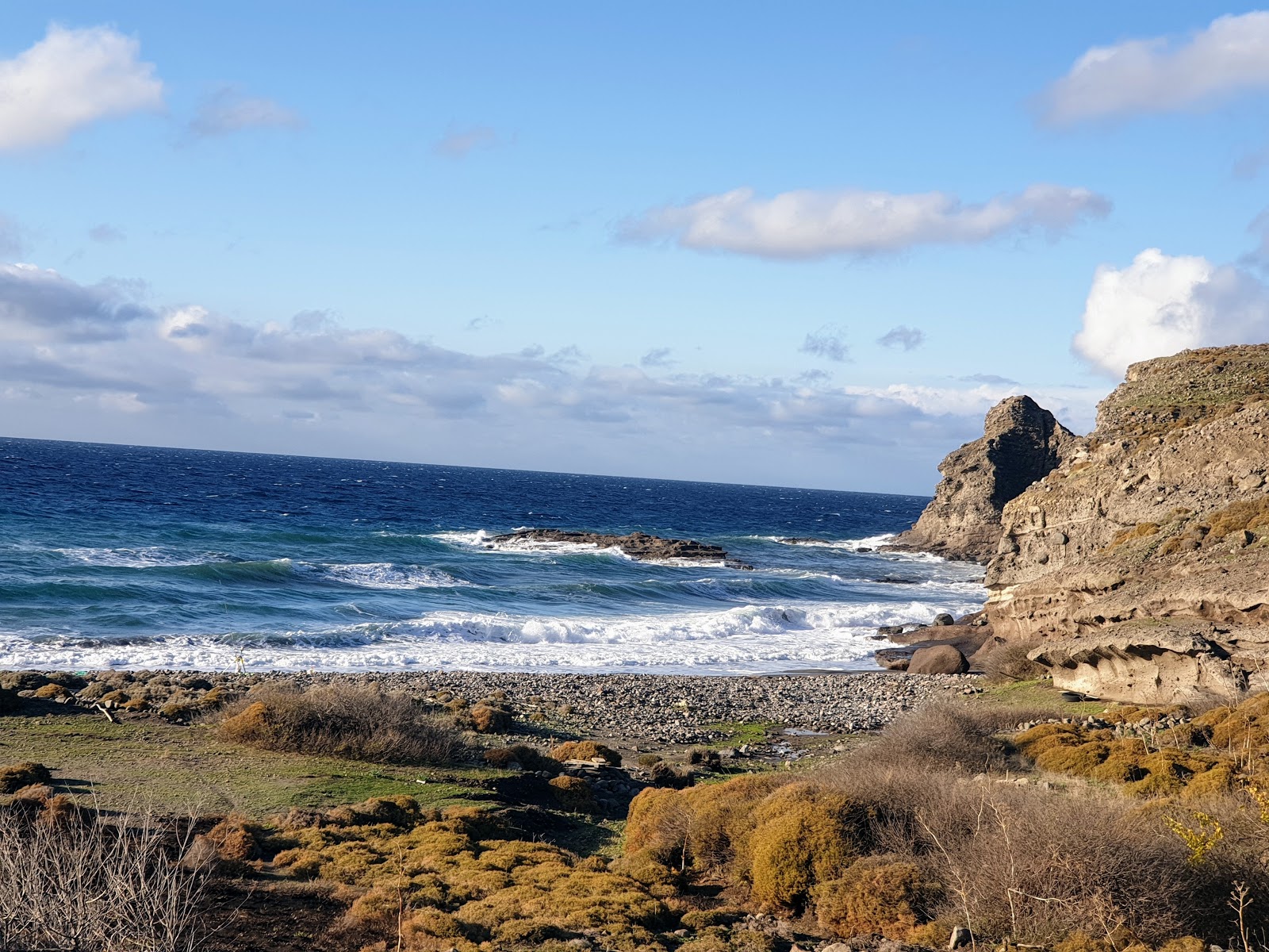 Foto von Agios Efstratos beach III mit kleine, graue kiesel Oberfläche