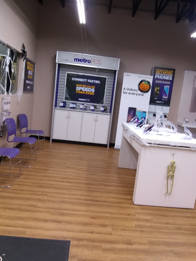 Cell Phone Store «MetroPCS Authorized Dealer», reviews and photos, 1235 S Federal Blvd, Denver, CO 80219, USA