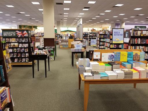 Book Store «Barnes & Noble», reviews and photos, 3050 Beeline Rd, Holland, MI 49424, USA
