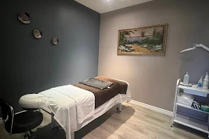 Ly Massage and Spa image