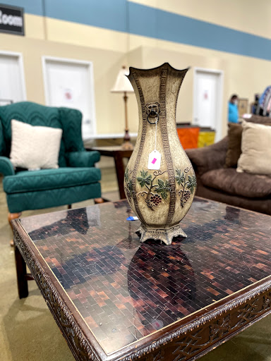 Thrift Store «Missions Thrift Store», reviews and photos, 2721 E Millbrook Rd, Raleigh, NC 27604, USA