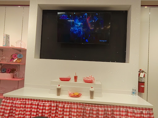 Bicycle Store «Sun & Ski», reviews and photos, 303 Memorial City Mall #326, Houston, TX 77024, USA