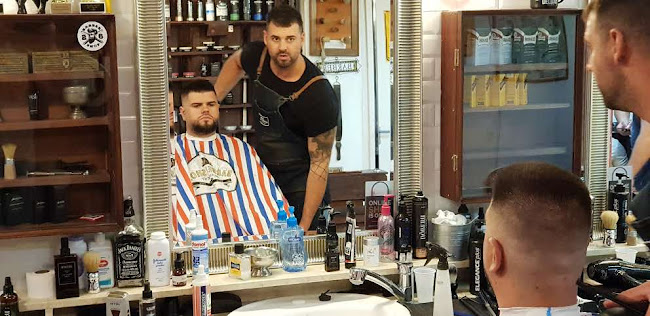 Budapest Barber Shop Holló - Borbély