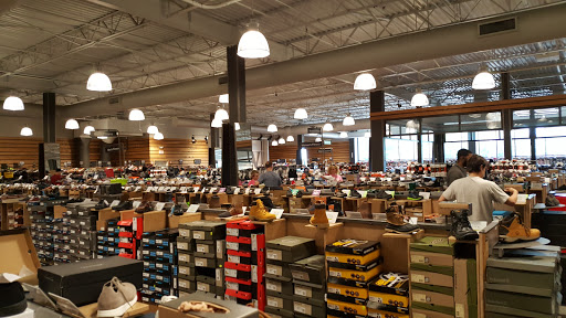 Shoe Store «DSW Designer Shoe Warehouse», reviews and photos, 10400 Old Georgetown Rd, Bethesda, MD 20814, USA