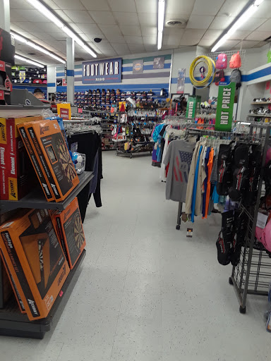 Sporting Goods Store «Big 5 Sporting Goods - Pomona», reviews and photos, 696 W Holt Ave, Pomona, CA 91768, USA