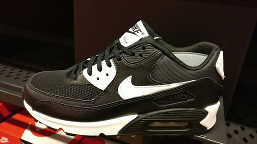 Sporting Goods Store «Nike Factory Store», reviews and photos, 3000 Grapevine Mills Pkwy #611, Grapevine, TX 76051, USA