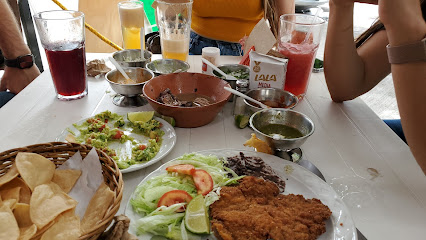 Antojitos y licuados - Av Benito Juárez 4D, Ejidal, 77712 Playa del Carmen, Q.R., Mexico