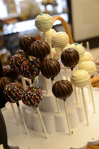 Gourmet Grocery Store «J. Edwards Fine Chocolates & Gourmet Cakes», reviews and photos, 2106 W Sycamore St, Kokomo, IN 46901, USA