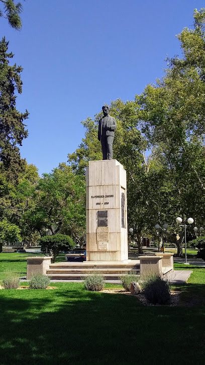 Monumento al Dr. Federico Cantoni