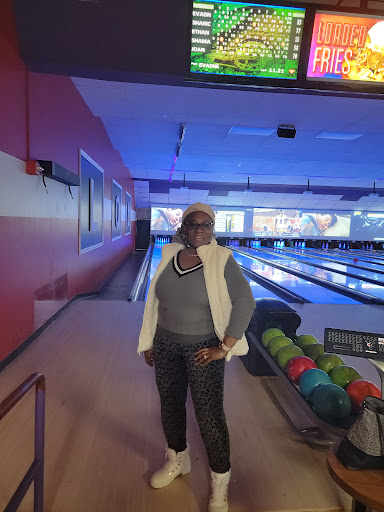 Bowling Alley «Hall of Fame Silver Lanes», reviews and photos, 748 Silver Ln, East Hartford, CT 06118, USA