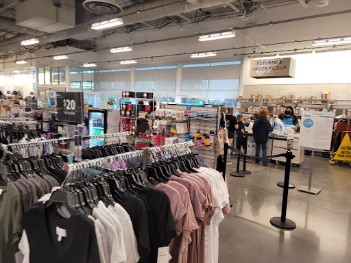 Department Store «Nordstrom Rack Lakewood Center», reviews and photos, 4651 Silva St, Lakewood, CA 90712, USA